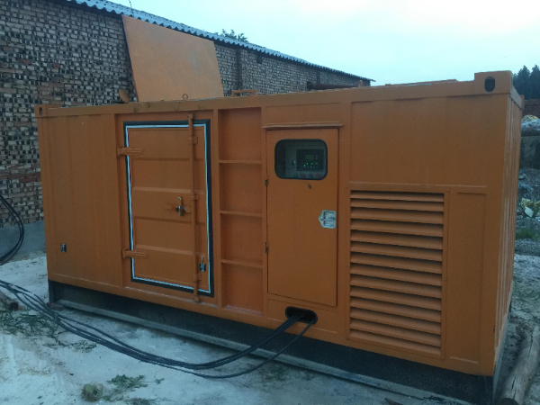 平桥发电机组长期使用中，电缆线的敷设路径有哪些要求？